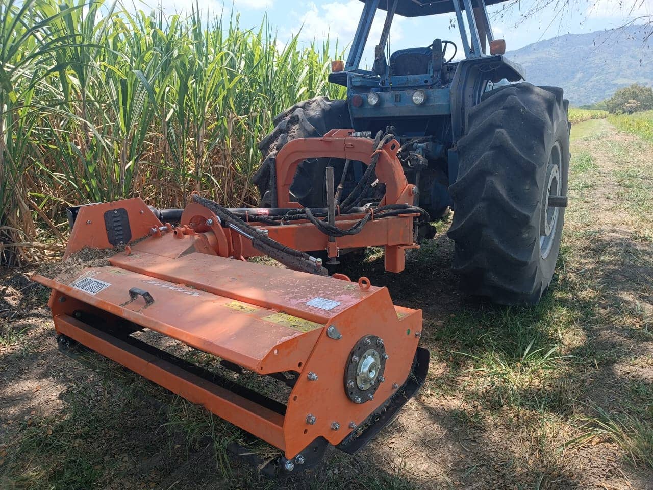 Desbrozadora Trituradora Multifunción 1600mm – Potente y eficaz para residuos