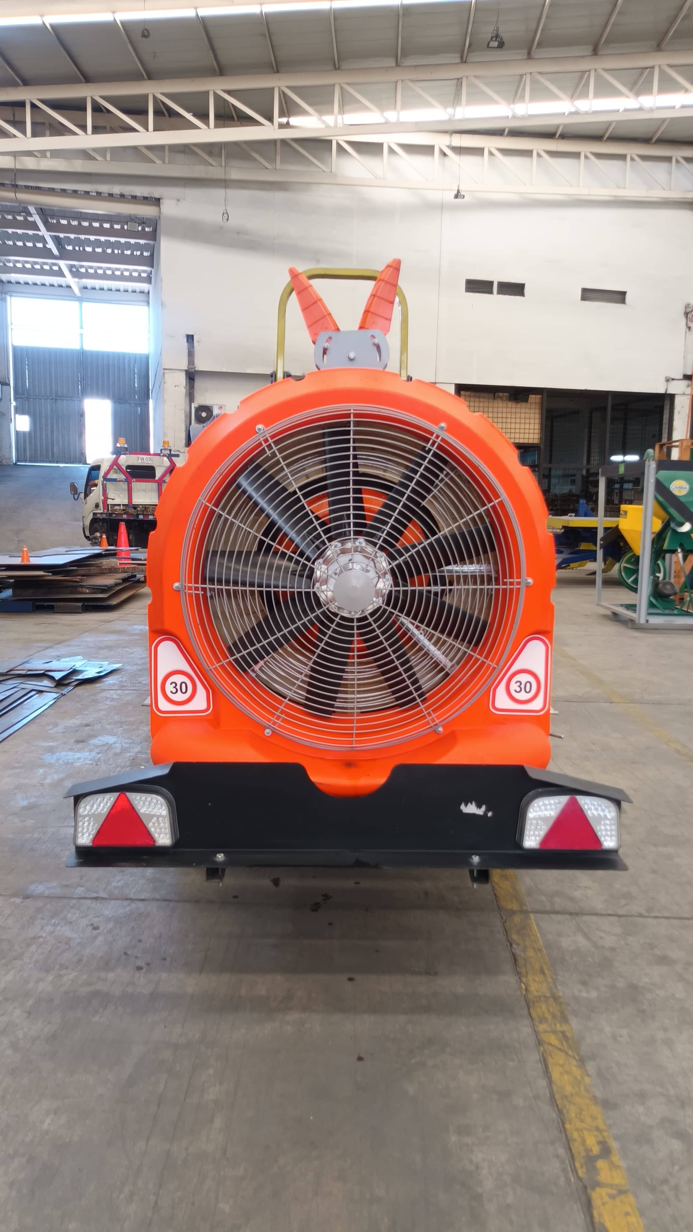 Fumigadora Pulverizadora 1000 L – Alta capacidad para cultivos extensivos