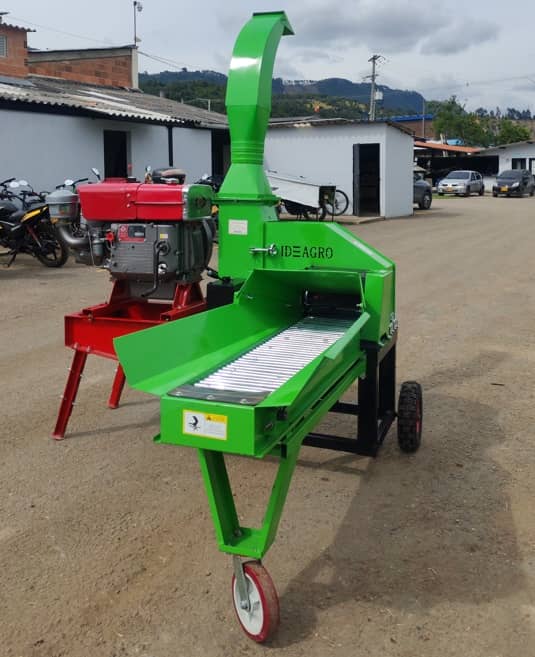 Picadora Sigma 90 con Banda Transportadora para forraje y alimentación animal