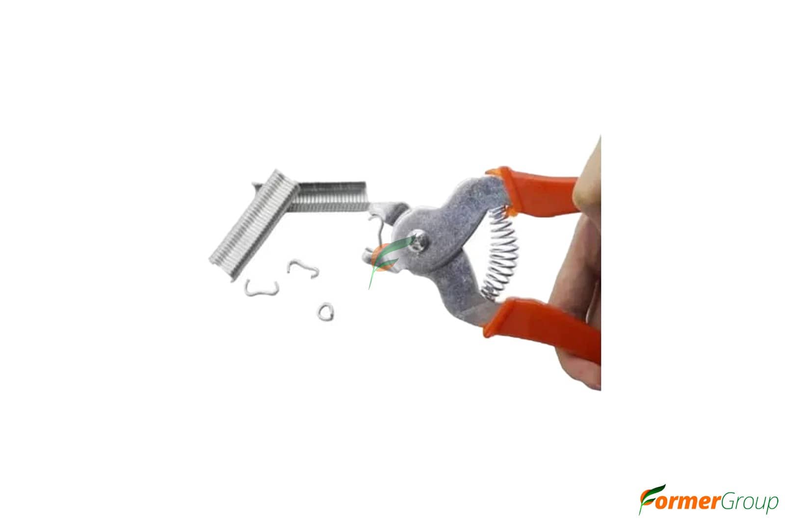 Alicate rojo con grapas para jaulas de animales