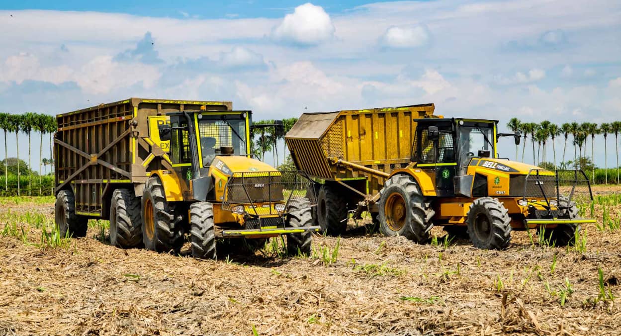 Tractor Bell 1736AF: Fuerza y rendimiento Forestal