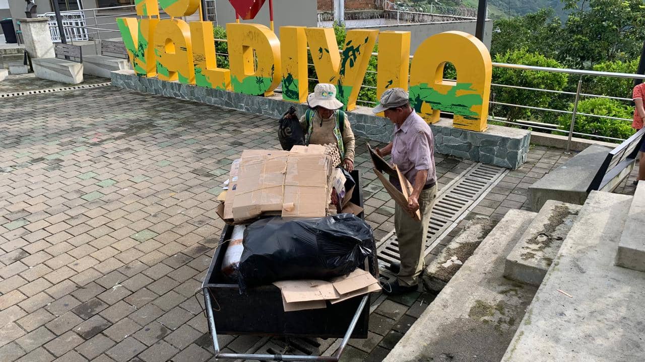 Recicladores Ecoval.jpg