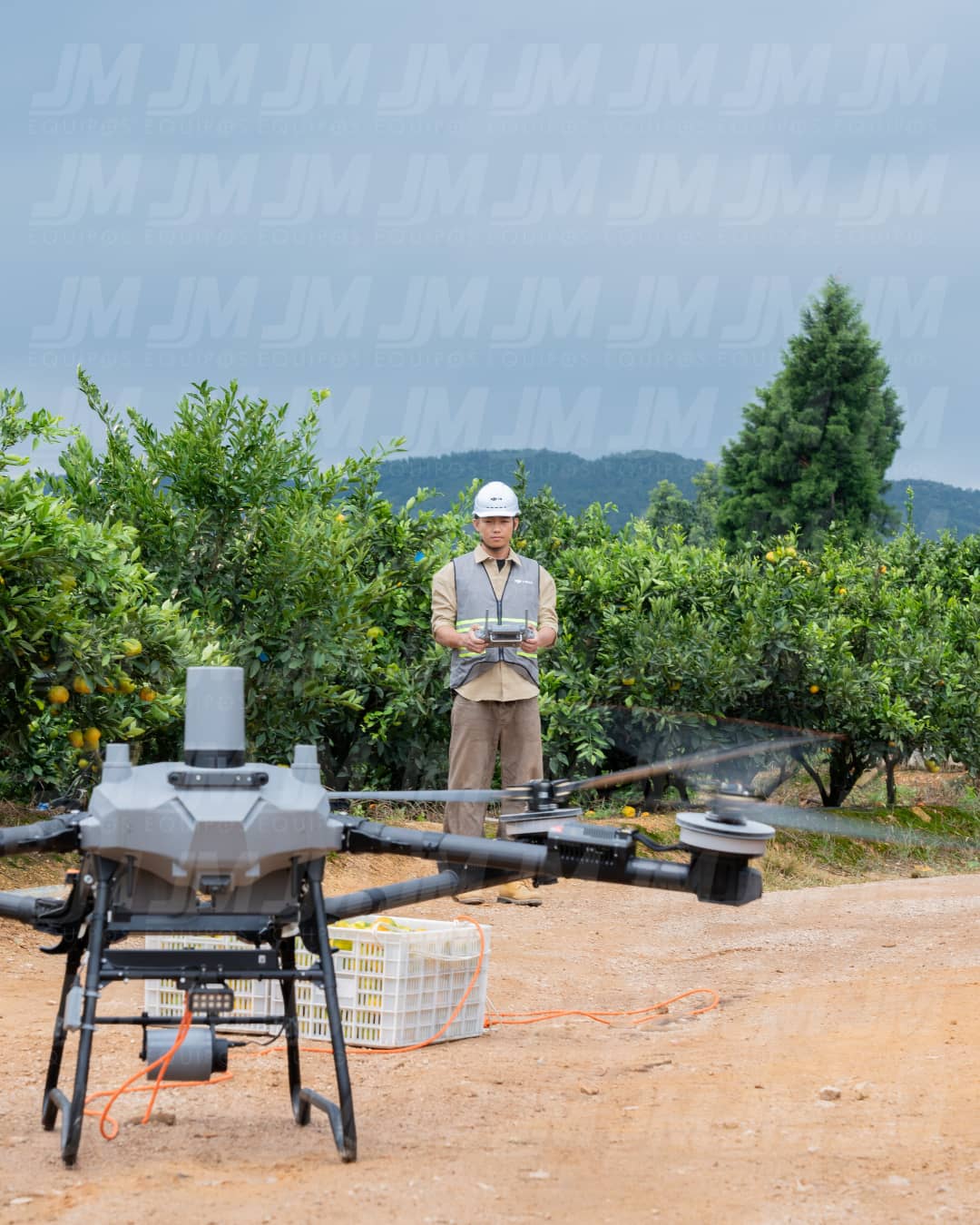 DJI AGRAS T70P Kit: 1 Dron + 3 Baterías + Cargador – Pulverización y Esparcimiento