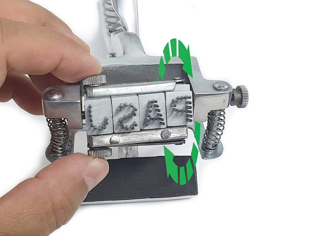 Pinza Tatuadora Metálica Giratoria 3/8" - 4 Dígitos | Alta Precisión