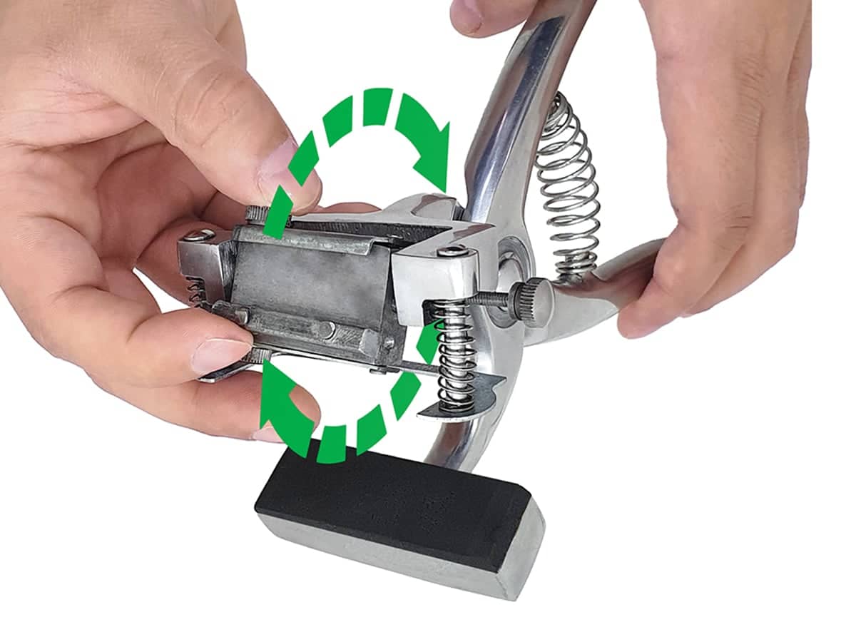 Pinza Tatuadora Metálica Giratoria 3/8" - 4 Dígitos | Alta Precisión