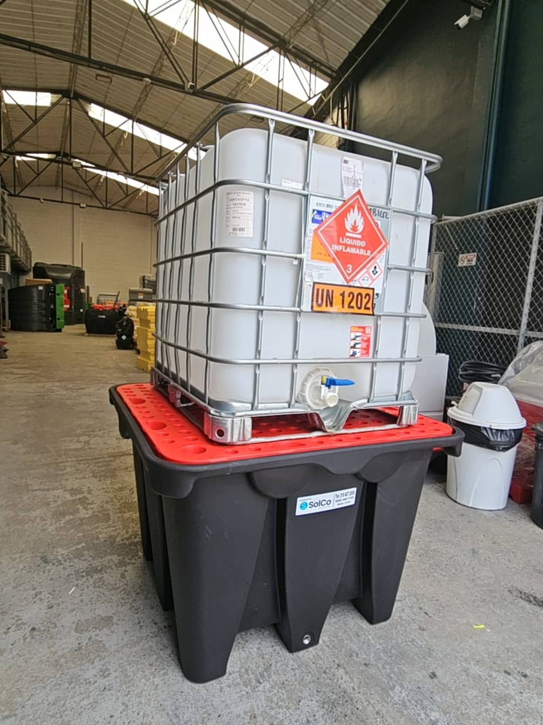 Estiba de contención para tanques IBC 1100L