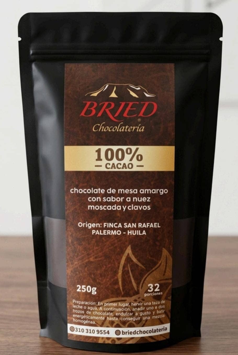 CHOCOLATE DE MESA 100% CACAO, con sabor a nuez moscada y clavos.